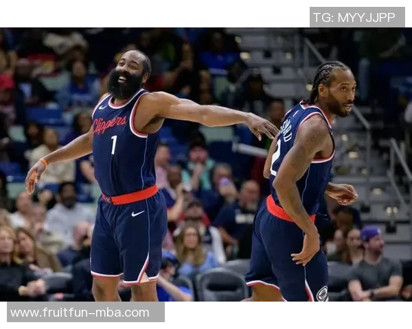 洛杉矶快船队四连败跌至西部倒数，哈登复出低迷泰伦·卢战术受质疑